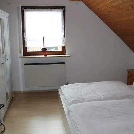 Roder Am Eifelsteig 度假居 *
